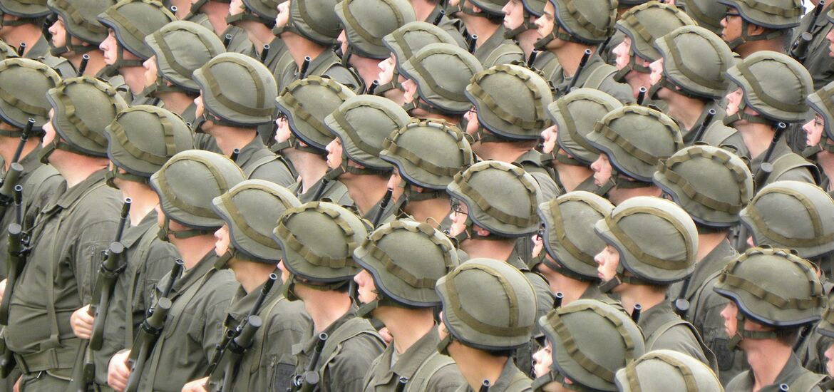 ÖVP-Verteidigungsministerin Klaudia Tanner agiert wie ''abgezogene Handgranate''