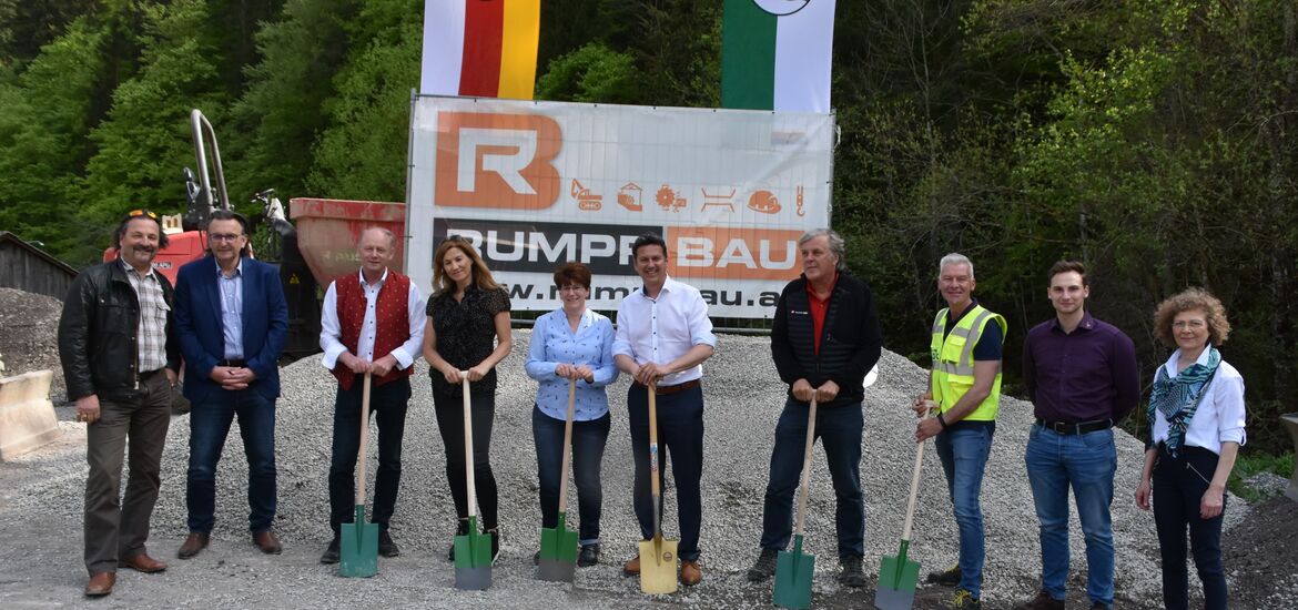 Kanalbau in der Ortschaft Stockenboi