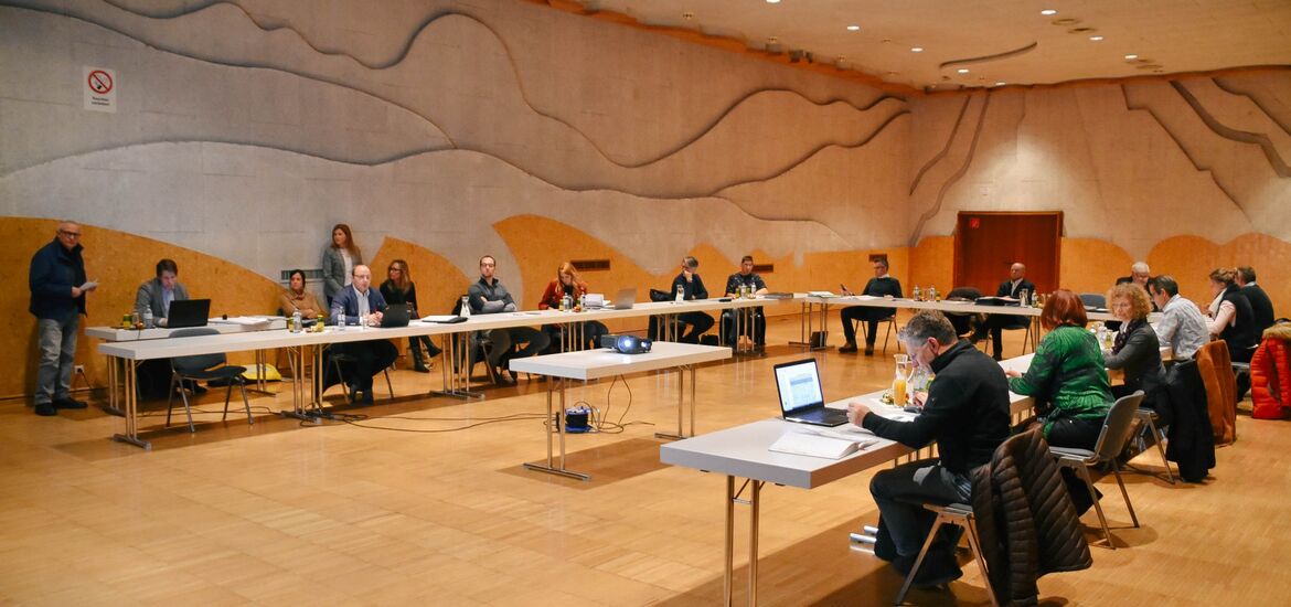 Bericht von der vierten Gemeinderatssitzung am 10. 12.