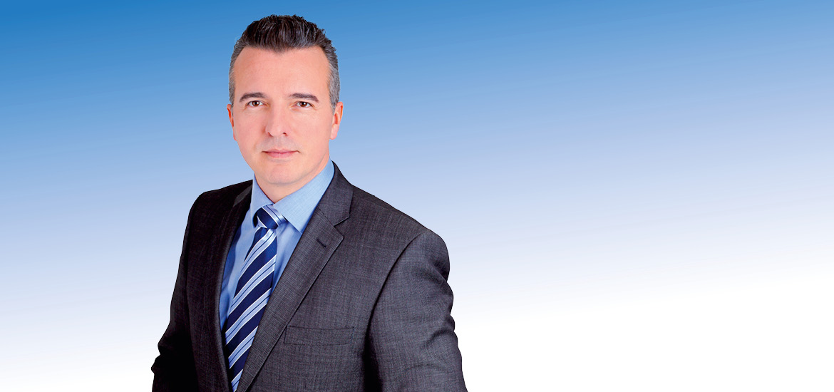 Flughafen Klagenfurt: Unpassende Kaiser-Inszenierung gegenüber AUA